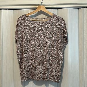 Loose fit short sleeved T
